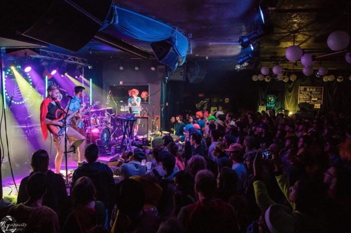 Aqueous Relive the ’90s with Nicktoons Halloween Show