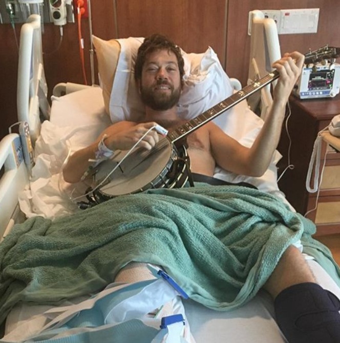 Leftover Salmon’s Andy Thorn Breaks Leg and Still Manages to Play Gig
