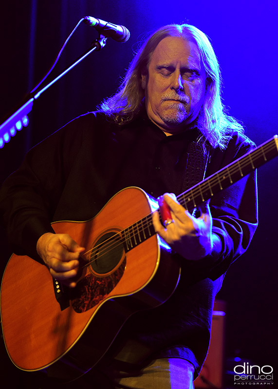 Warren Haynes Offers Guest-Filled “Q & Play” Set at Gov’t Mule’s Island Exodus in Jamaica