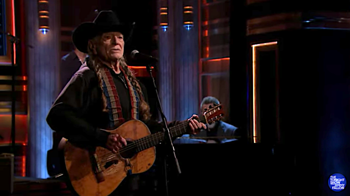 Willie Nelson Performs, Talks Cannabis Company on ‘The Tonight Show,’ Shares Stage with Phil Lesh in Hartford