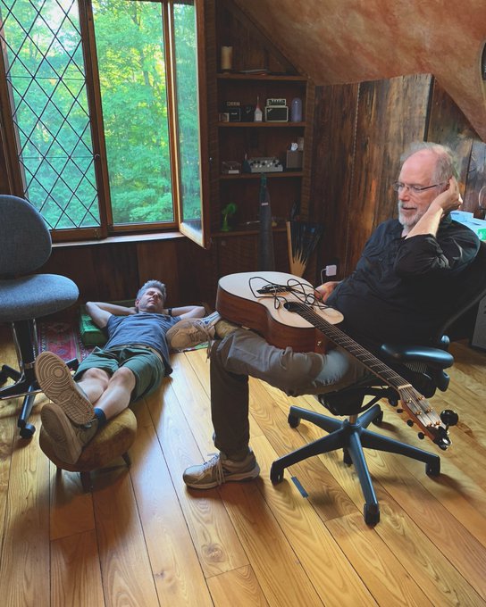 Mike Gordon Shares Photo of Studio Session with Leo Kottke