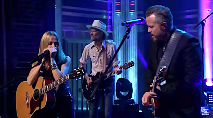 Jason Isbell Joins Sheryl Crow for Bob Dylan’s “Everything is Broken” on ‘The Tonight Show’