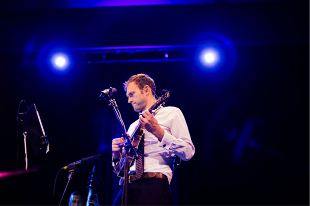Chris Thile, Sarah Jarosz, Aoife O’Donovan, Michael Daves to Play ‘New York Plays & Sings Nashville’ Benefit Show in Brooklyn