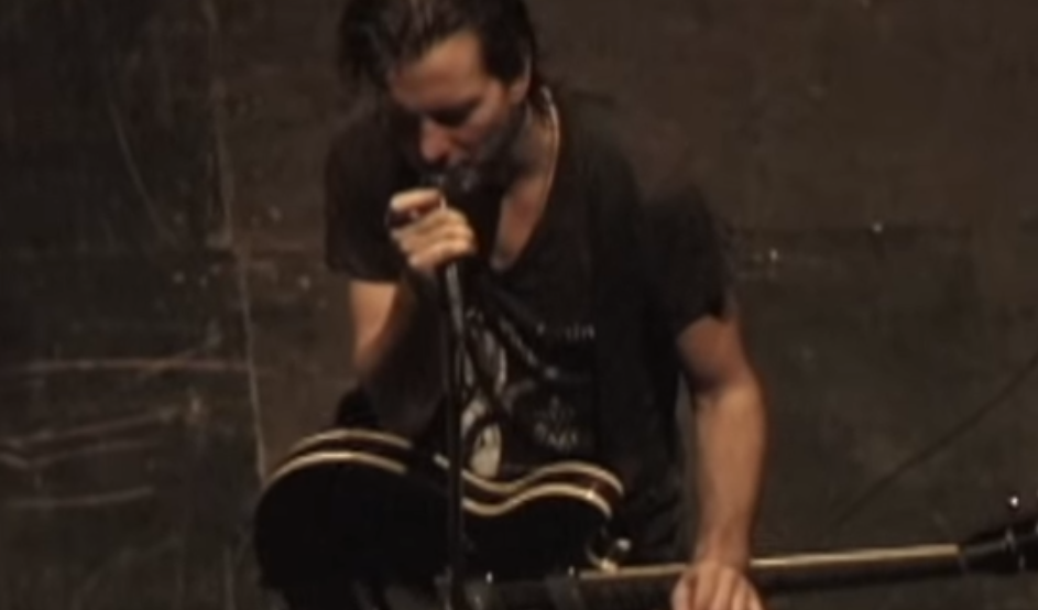 Pearl Jam: lançando clipe ao vivo da música Present Tense