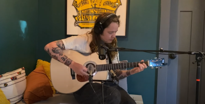 Watch Billy Strings Cover the Grateful Dead’s “Dire Wolf”