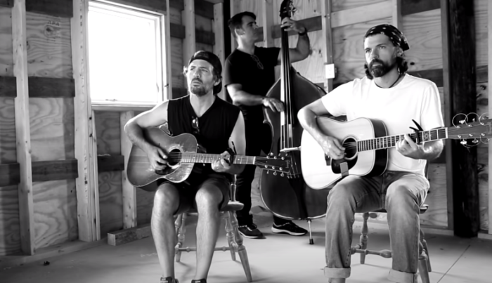 Watch The Avett Brothers Perform Their New Track “I Go To My Heart”
