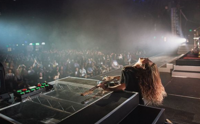 Full Show Video: Tash Sultana Performs for a Crowd of 1,000 in Sydney Australia