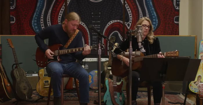 Susan Tedeschi and Derek Trucks Perform as a Duo for ‘The Fireside Sessions’