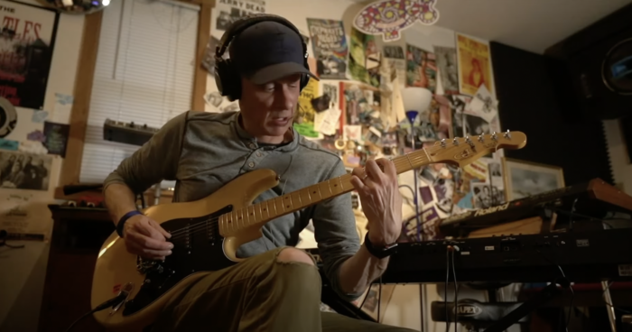 Watch Jake Cinninger Spontaneously Create a Song on ‘The Boondock Build’