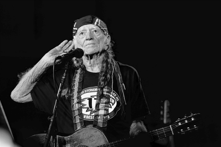 Willie Nelson Leads Petition to Make April 20-29 the National "High