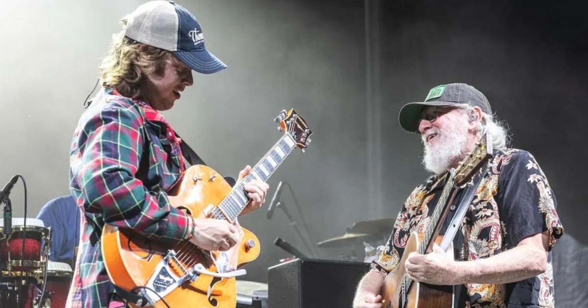 The String Cheese Incident Welcome Billy Strings on Stage for Daze