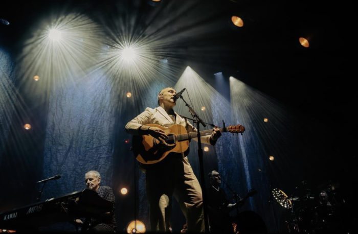 David Gray Brings ‘White Ladder’ to Los Angeles, Covers David Bowie and The Cure