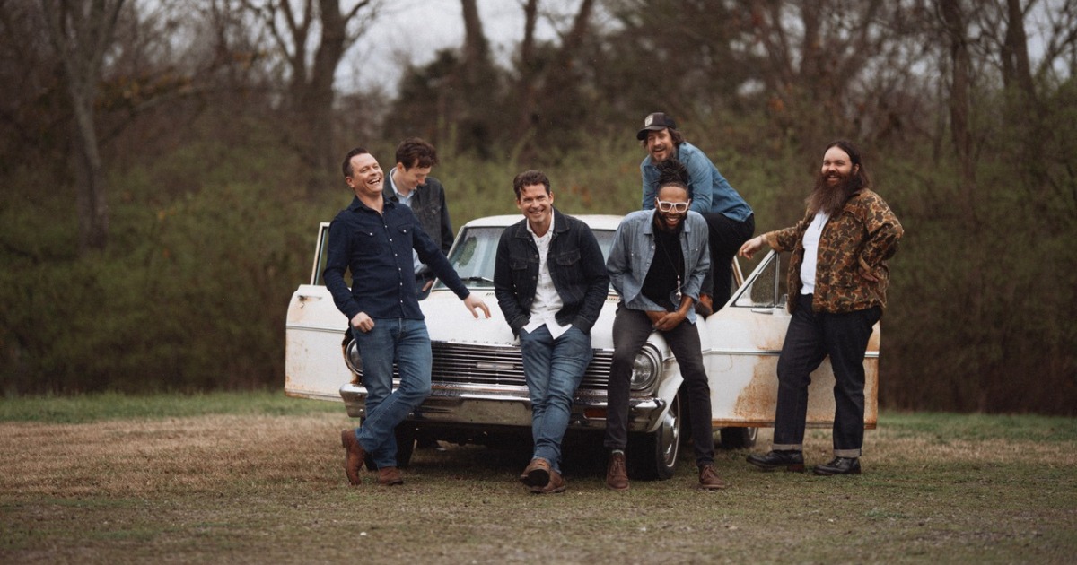 Listen Now: Old Crow Medicine Show Share New Holiday Single "Trim This