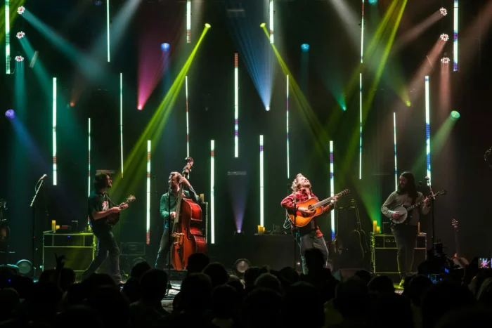 Billy Strings Offers Debut of Traditional “Handsome Molly” at O2 Forum in London