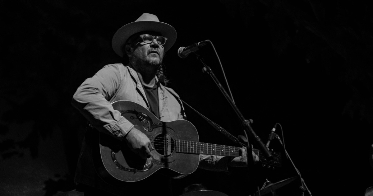 Watch Now: Wilco Join Yo La Tengo in Chicago, Cover The Beatles and Bob Dylan - Vimarsana News