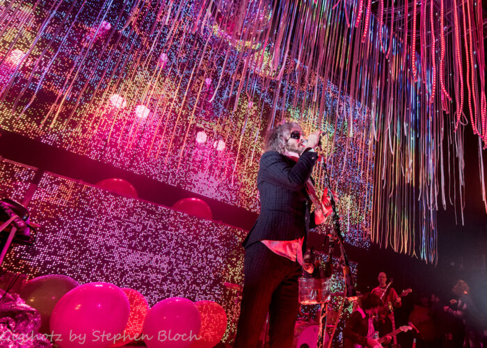 The Flaming Lips Announce ‘Hypnotist’ Vinyl EP, Featuring ‘Yoshimi Battles the Pink Robots’ Rarities