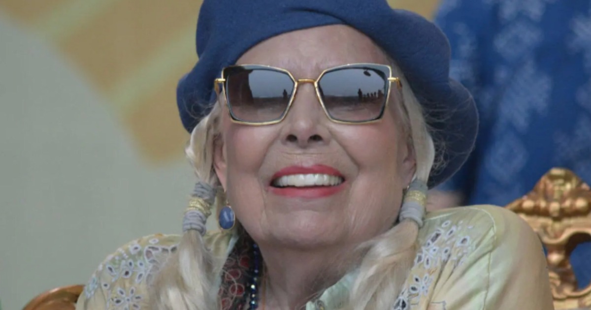 Joni Mitchell Plays First Ticketed Performance in 23 Years - Vimarsana News