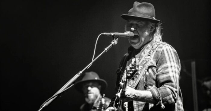 Neil Young to Unearth 1977 Lost Album ‘Chrome Dreams’