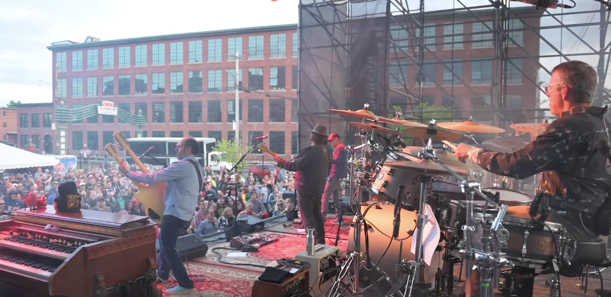 moe. Celebrate Utica with Tim Palmieri and Shannon Lynch at Saranac Brewery