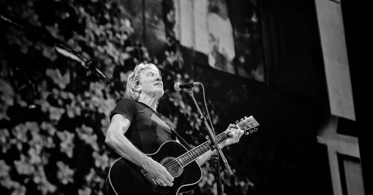Roger Waters Sets October Release Date for 'The Dark Side of The Moon ...