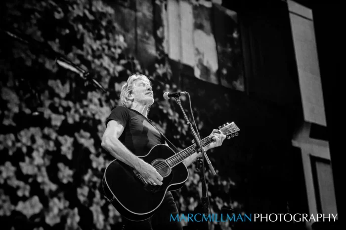 Roger Waters Sets October Release Date for ‘The Dark Side of The Moon Redux,’ Shares “Money” Single