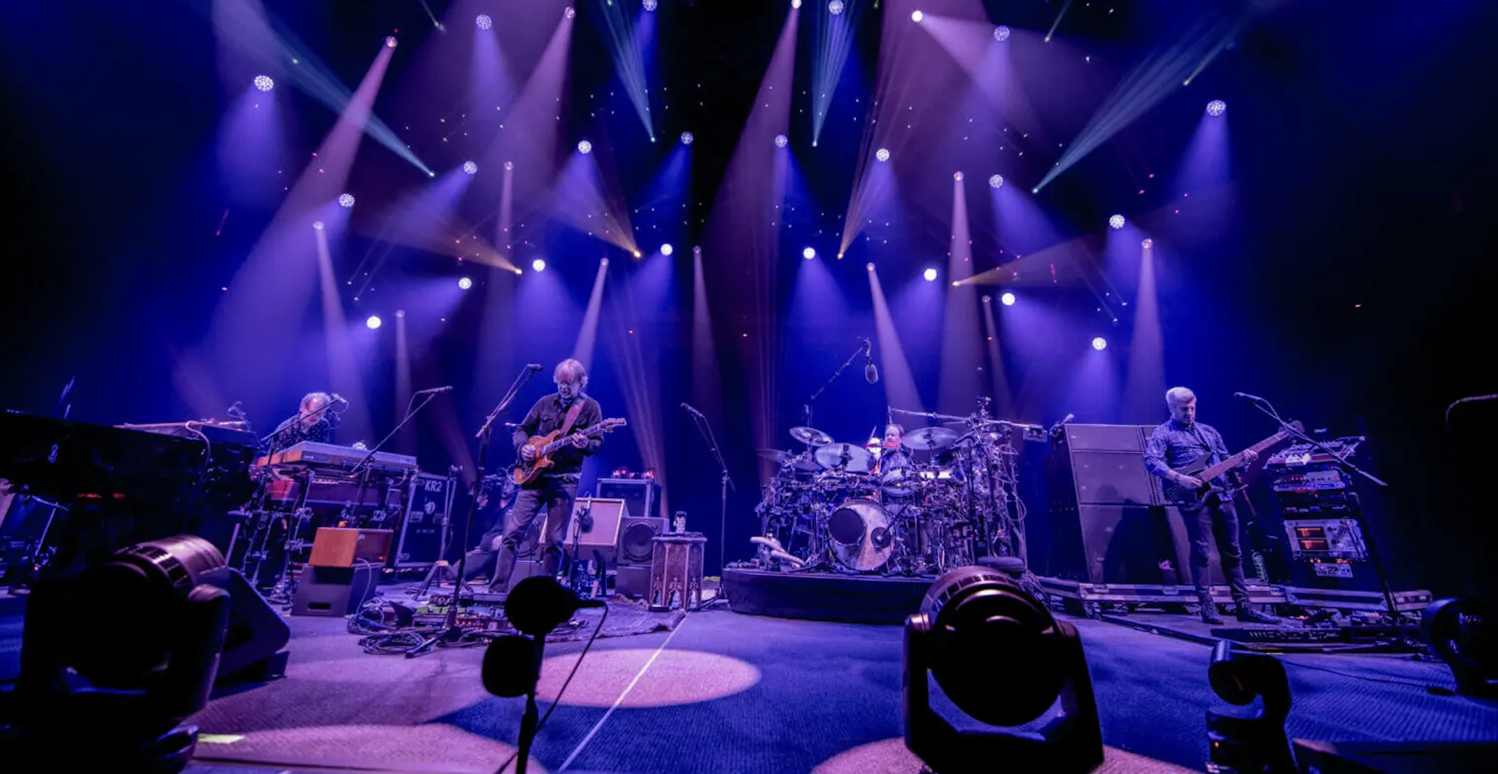 Phish Bust Out Neil Diamond's "Cracklin' Rosie" For First Time in 11 Years at Madison Square Garden - Vimarsana News