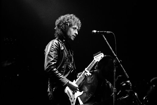 Listen: Bob Dylan Keeps “Truckin'” Through Midwest Tour Dates, Debuts John Mellencamp Original in Indianapolis