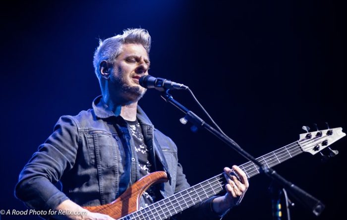 Mike Gordon Leans into Honky Tonk History with Surprise Sit-in at Robert’s Western World in Nashville