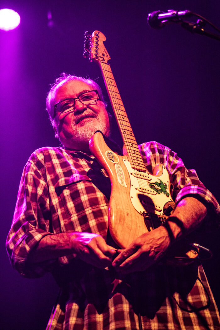 Los Lobos’ David Hidalgo Uses Jerry Garcia’s “Alligator” Guitar at 50th Anniversary Shows in San Francisco
