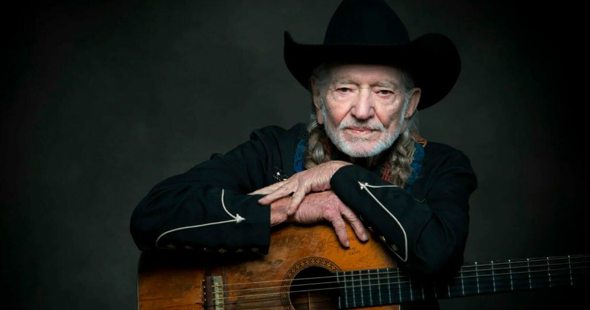 Watch: Willie Nelson Performs "I Never Cared For You" on 'The Late Show with Stephen Colbert' - Vimarsana News