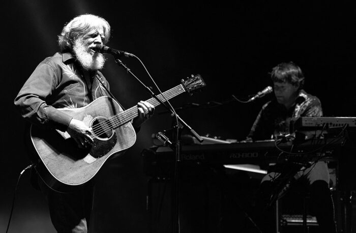 The String Cheese Incident Nod to Bluegrass Roots With Guests in Oakland