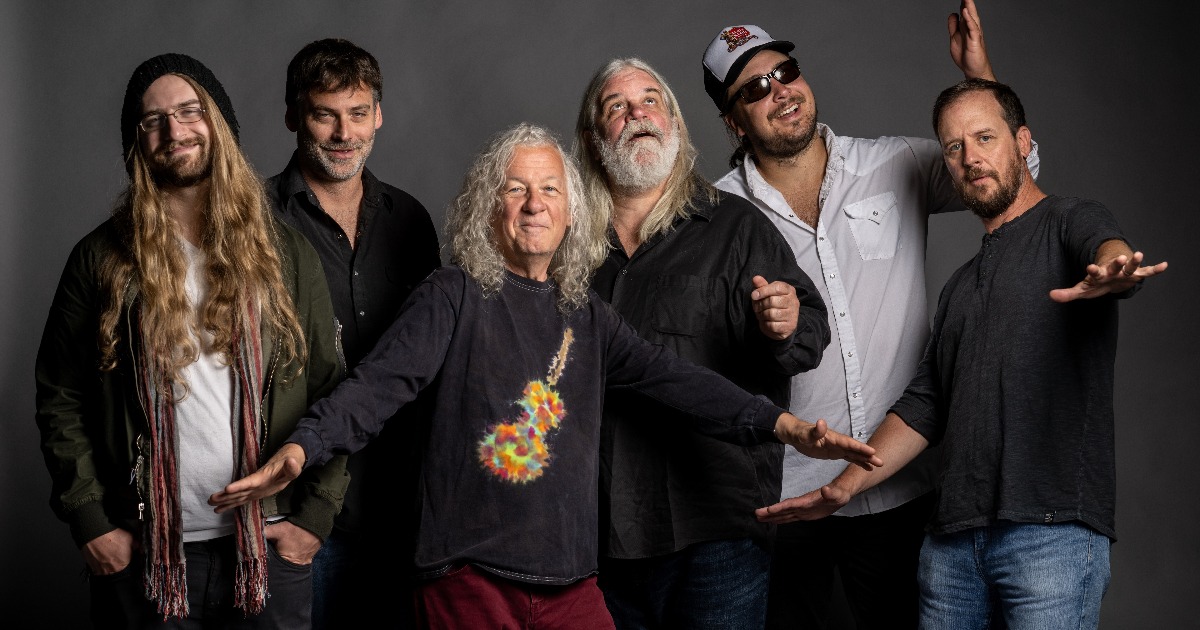 Watch: The High Hawks Premiere New Single "Temperature Is Rising" - Vimarsana News