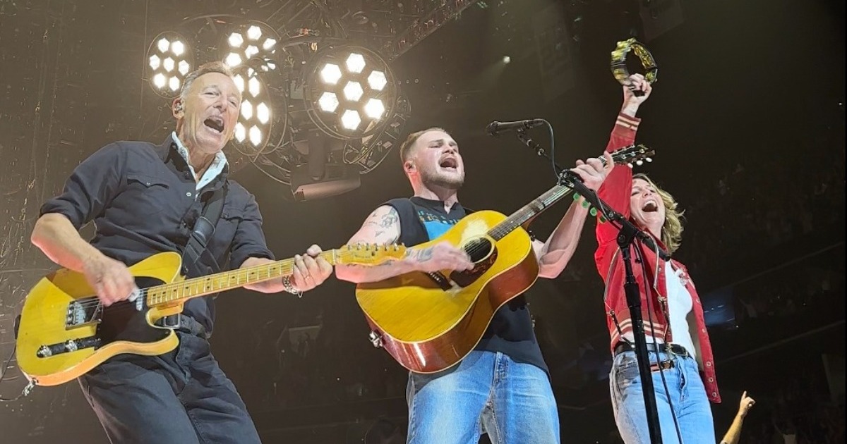 Watch: Bruce Springsteen and Maggie Rogers Join Zach Bryan at Barclays Center - Vimarsana News