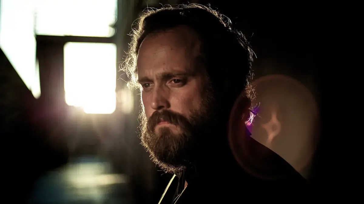 Listen: Iron & Wine Unveils "Anyone's Game," Third Preview Single from 'Light Verse' - Vimarsana News