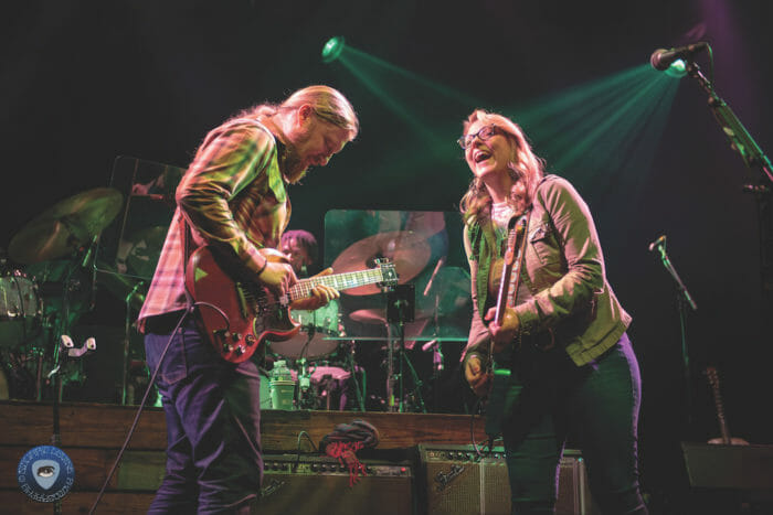 Tedeschi Trucks Band Pay Tribute to Bill Walton in Seattle, Cover Grateful Dead’s “Sugaree”