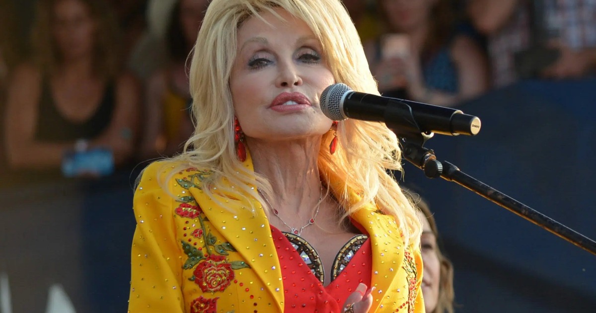 Dolly Parton To Explore Country Heritage On ‘Smoky Mountain DNA ...