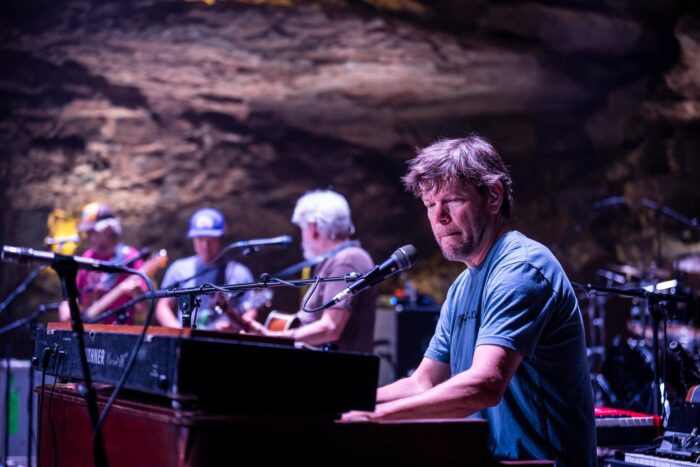 The String Cheese Incident Welcome Keller Williams at CaveJam