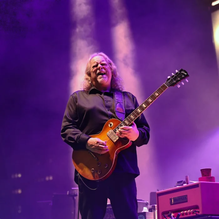 Watch: Warren Haynes Band Welcome 12-Year-Old Guitarist Saxon Weiss on Jerry Garcia Band-Associated “That’s What Love Will Make You Do”