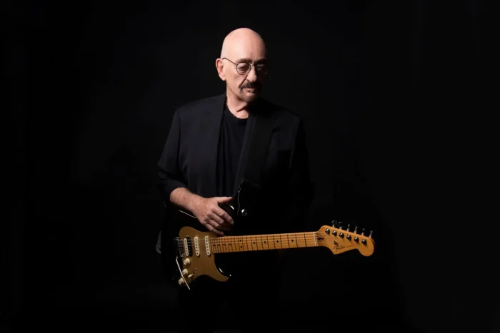 Rock and Roll Hall of Famer Dave Mason Announces Retirement from Touring After 60 Year Tenure