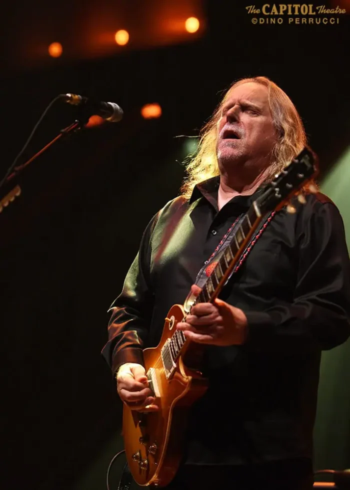 Warren Haynes Revives Grateful Dead, Otis Redding, Muddy Waters and Gillian Welch Covers in Solo Tour Closer at The Caverns