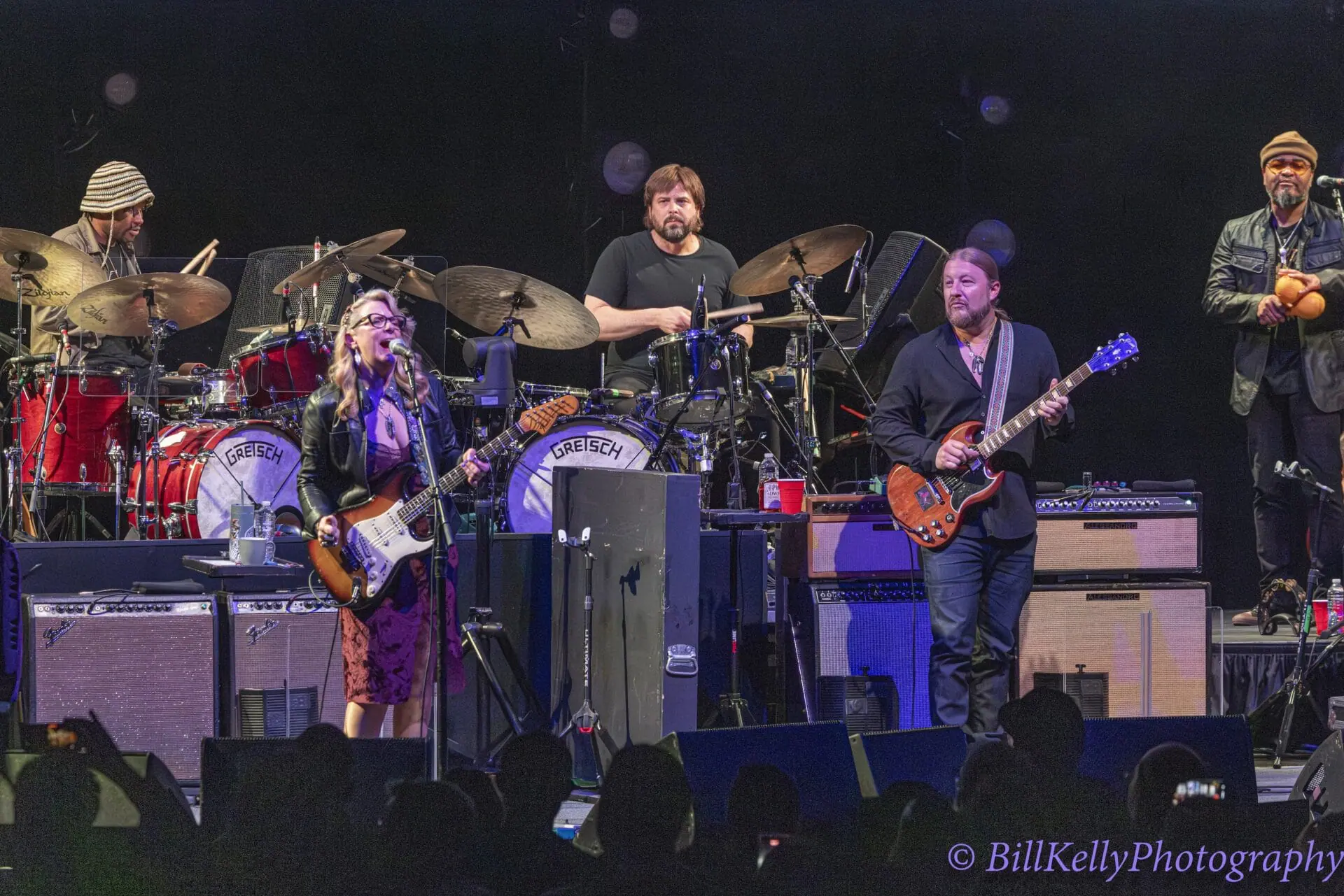 Tedeschi Trucks Band Conclude Beacon Theatre Residency with Full ‘Future Soul’ Sweep and Help From Friends Jaimoe, Warren Haynes and Cyndi Lauper