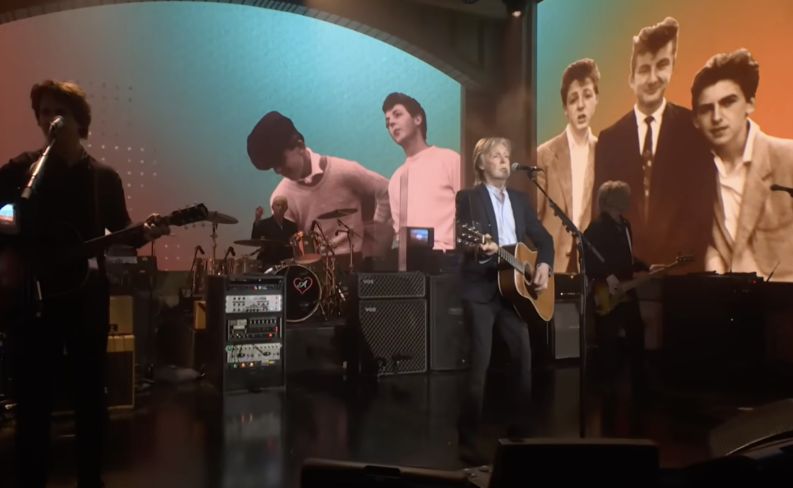 Watch: Paul McCartney Helps Close 'Saturday Night Live' Season 51 with "Days We Left Behind," "Band on the Run" and "Coming Up" Encore