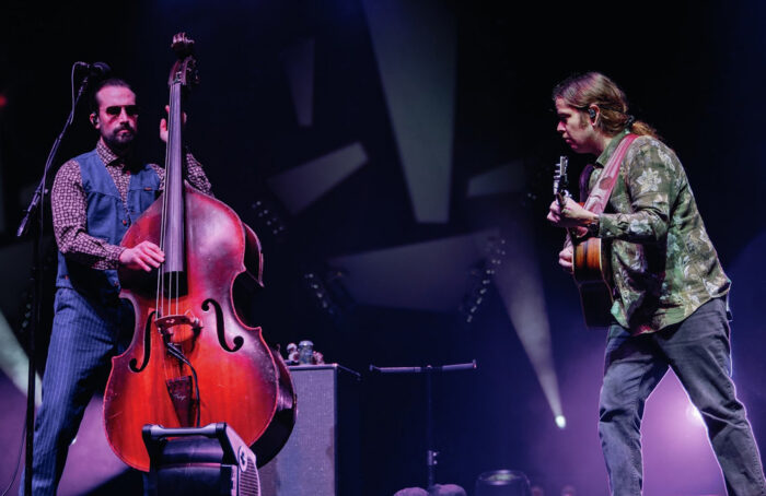 Billy Strings Shares Lead Vocal Duties, Debuts New Covers in Hartford