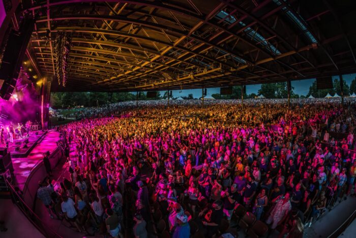 Billy Strings Offers Jerry Garcia/David Grisman’s “Arabia” in Bethel, NY